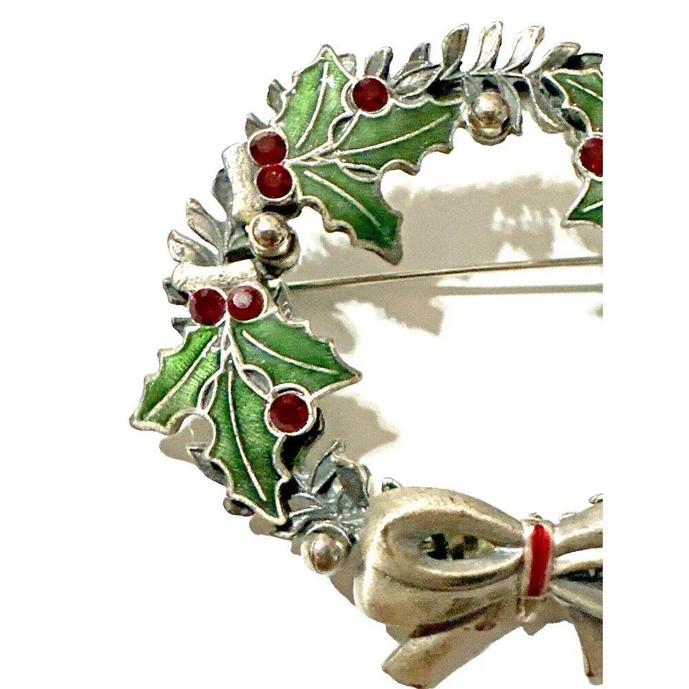 Vintage Kenneth Cole Christmas Wreath Brooch Green Red Enamel KC Signed 2”